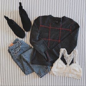 Sydney Easton sweater